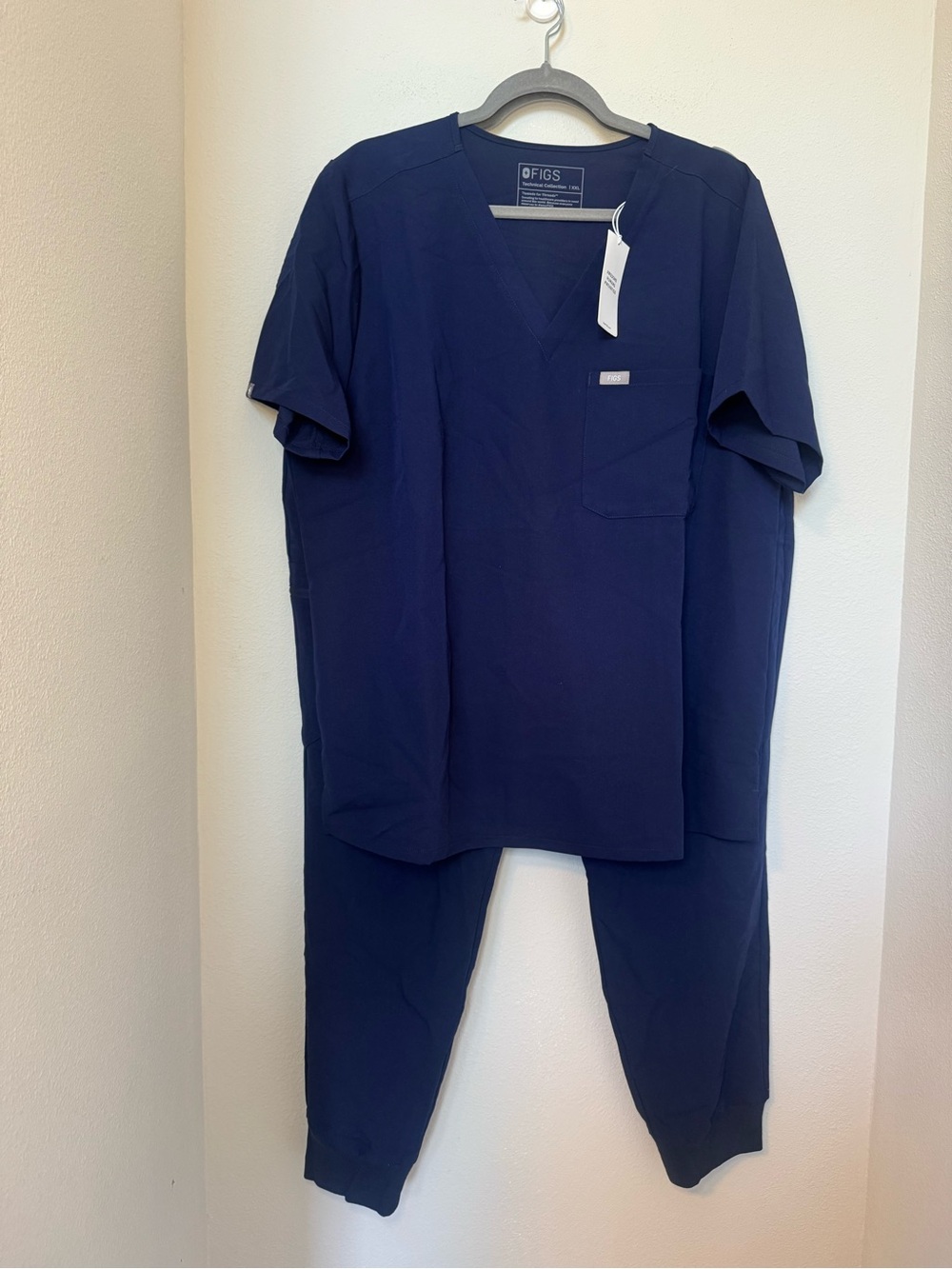 Figs Navy Women's Medical Scrub Set
